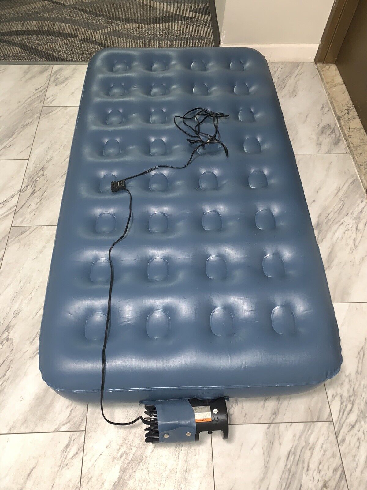 Aerobed ExtraBed Twin Air Mattress with Built In Electric Pump & Carry Bag