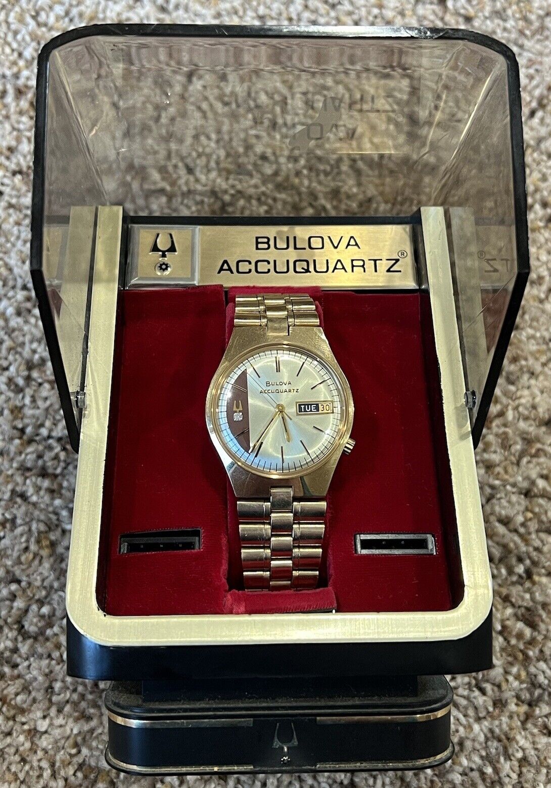 Vintage Bulova Watch AccuQuartz 10k Rolled Gold Plated With The Date With Box