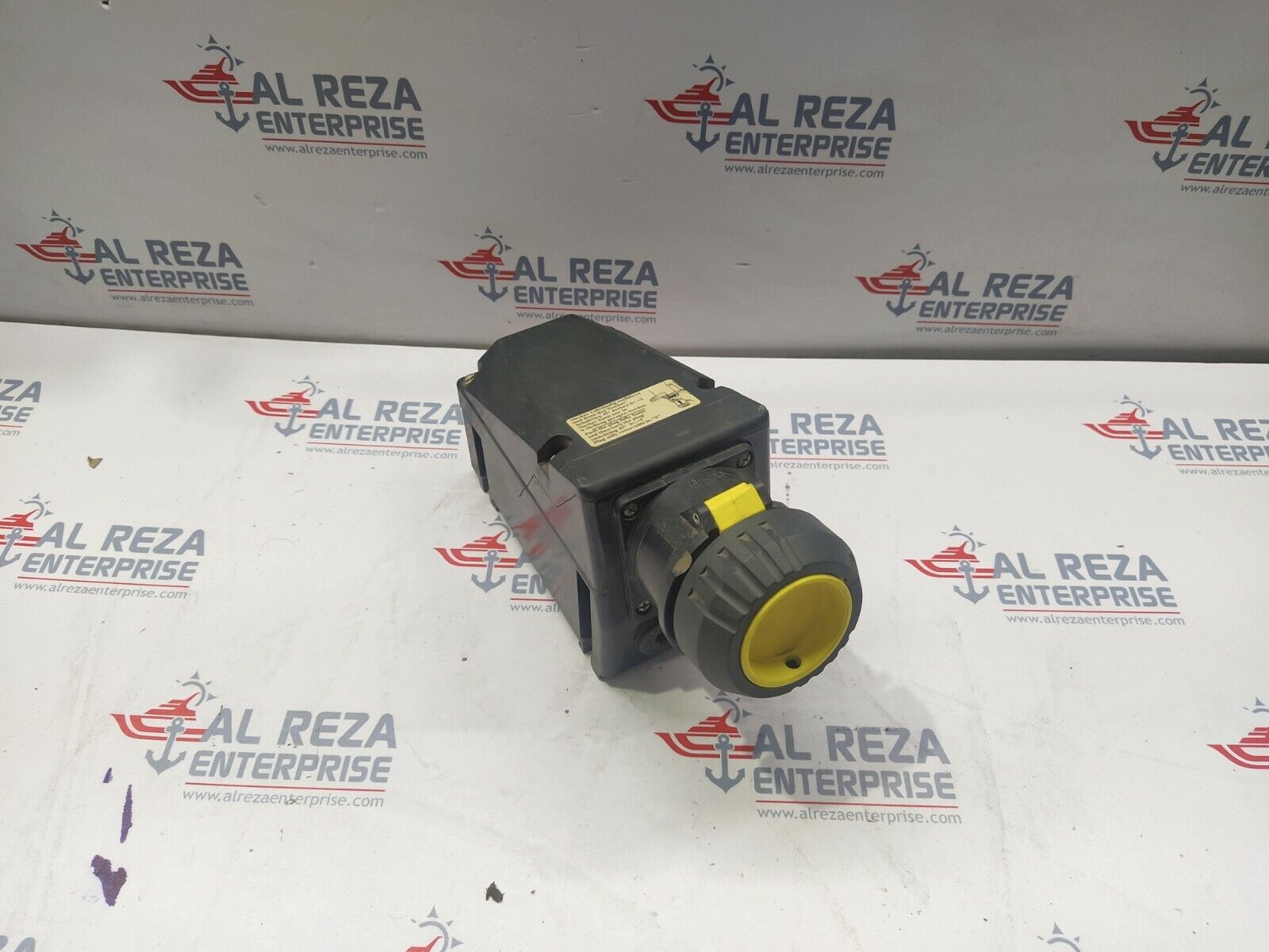 CEAG GHG5114304R0002 SURFACE MOUNT 2P+E POWER CONNECTOR SOCKET ATEX, RATED AT 16
