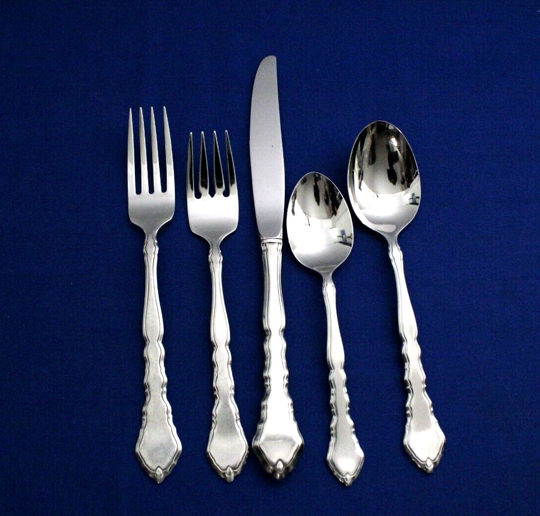 5 PC. PLACE  SETTING OF SATINIQUE Community  Stainless ONEIDA   EXCELLENT