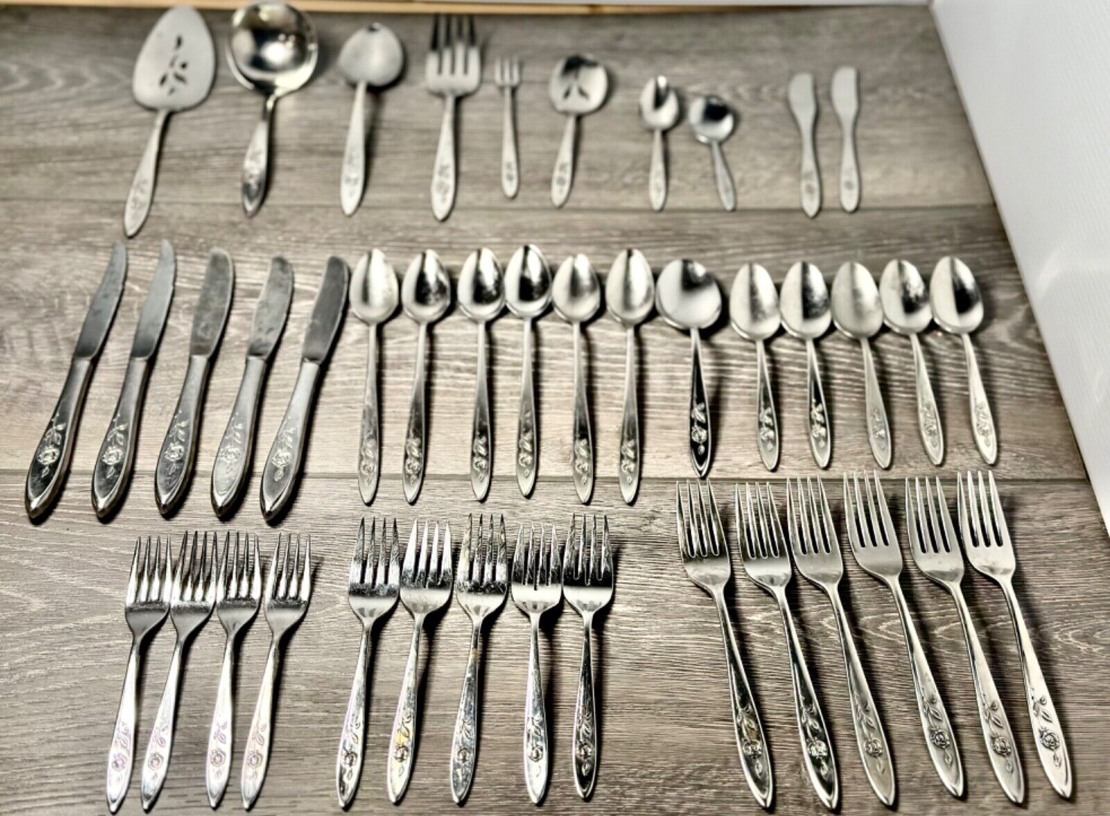 42 pc Vintage Oneida Craft Deluxe Stainless Flatware Lasting Rose inc Serving
