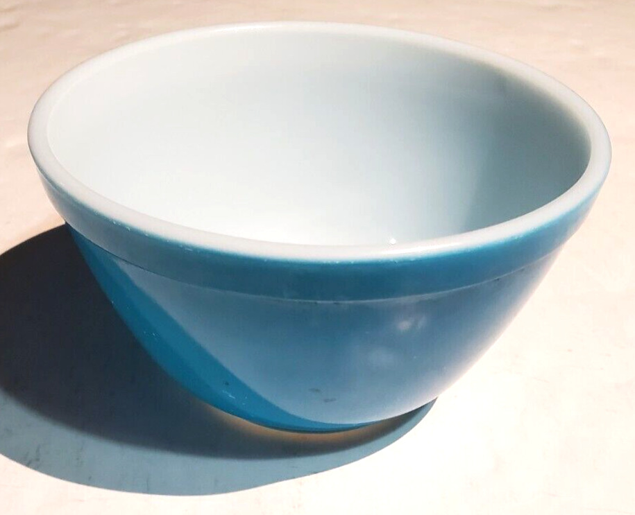 Vintage Pyrex #401 Blue 1.5 Pint Small (5.5 Inch) Mixing Bowl