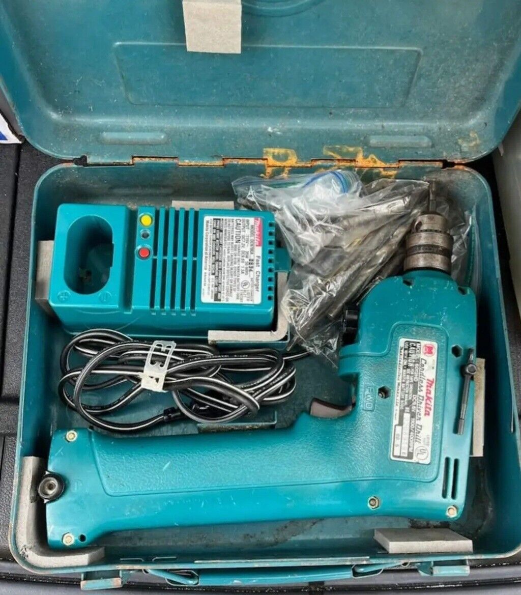Vintage Makita 6012HD Cordless Driver Drill DC9000 Charger Battery Case Works