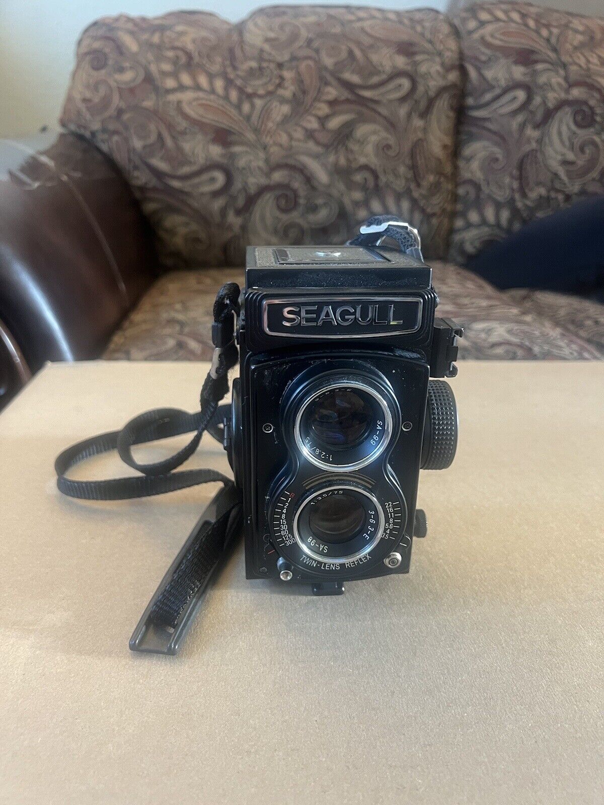 Seagull 4B-1 6X6 TLR Camera with 75mm F3.5 lens + cap + strap