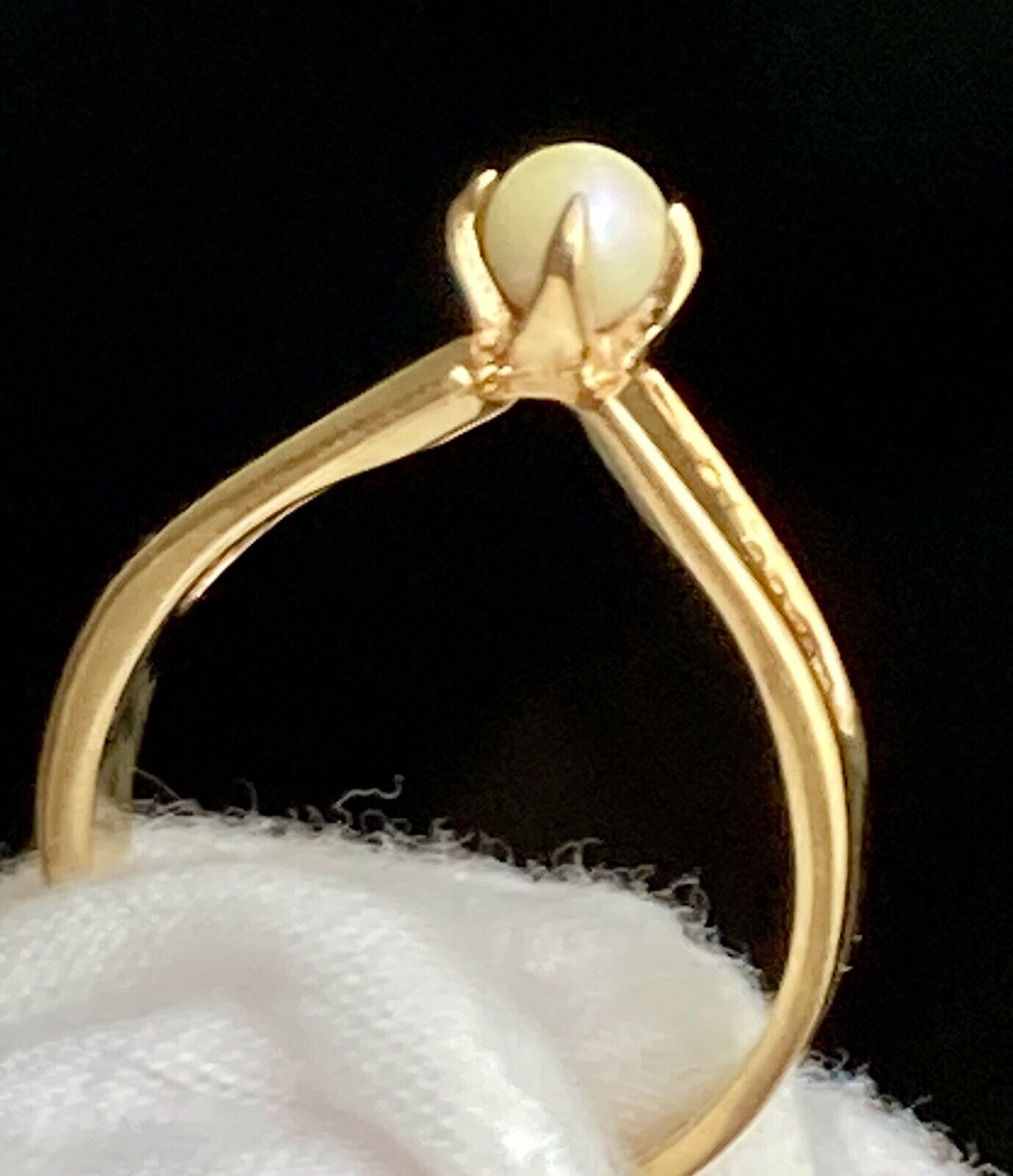 Vintage Act II Ring Band Size 8.75 Beautiful Gold Tone Faux Pearl Ladies 3.83g