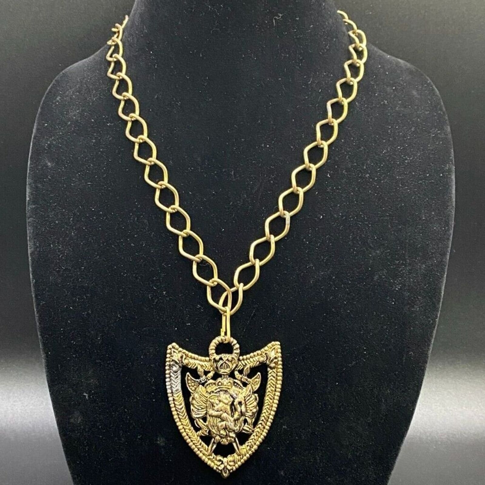 Vintage Jenco Union City Fraternal Lodge Lion Badge Pendant Chain Necklace