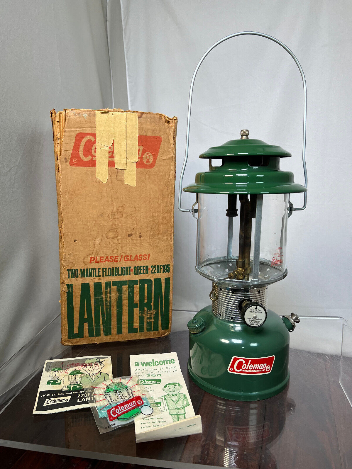 Vintage Green Coleman 220F Adjustable 2-Mantle Lantern Pyrex Glass USA 6/68