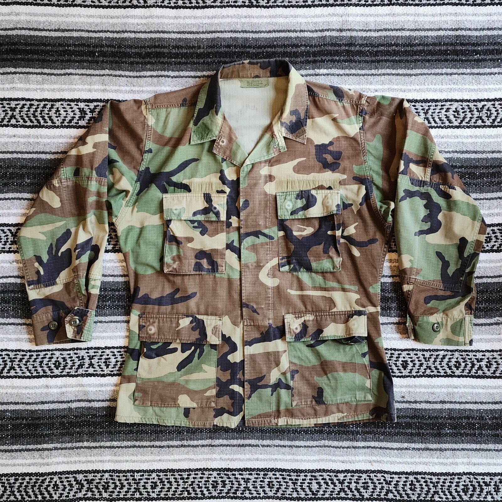 Vtg 90\'s US Army Hot Weather Ripstop Utility Jacket Sz M/L Woodland Camo Faded