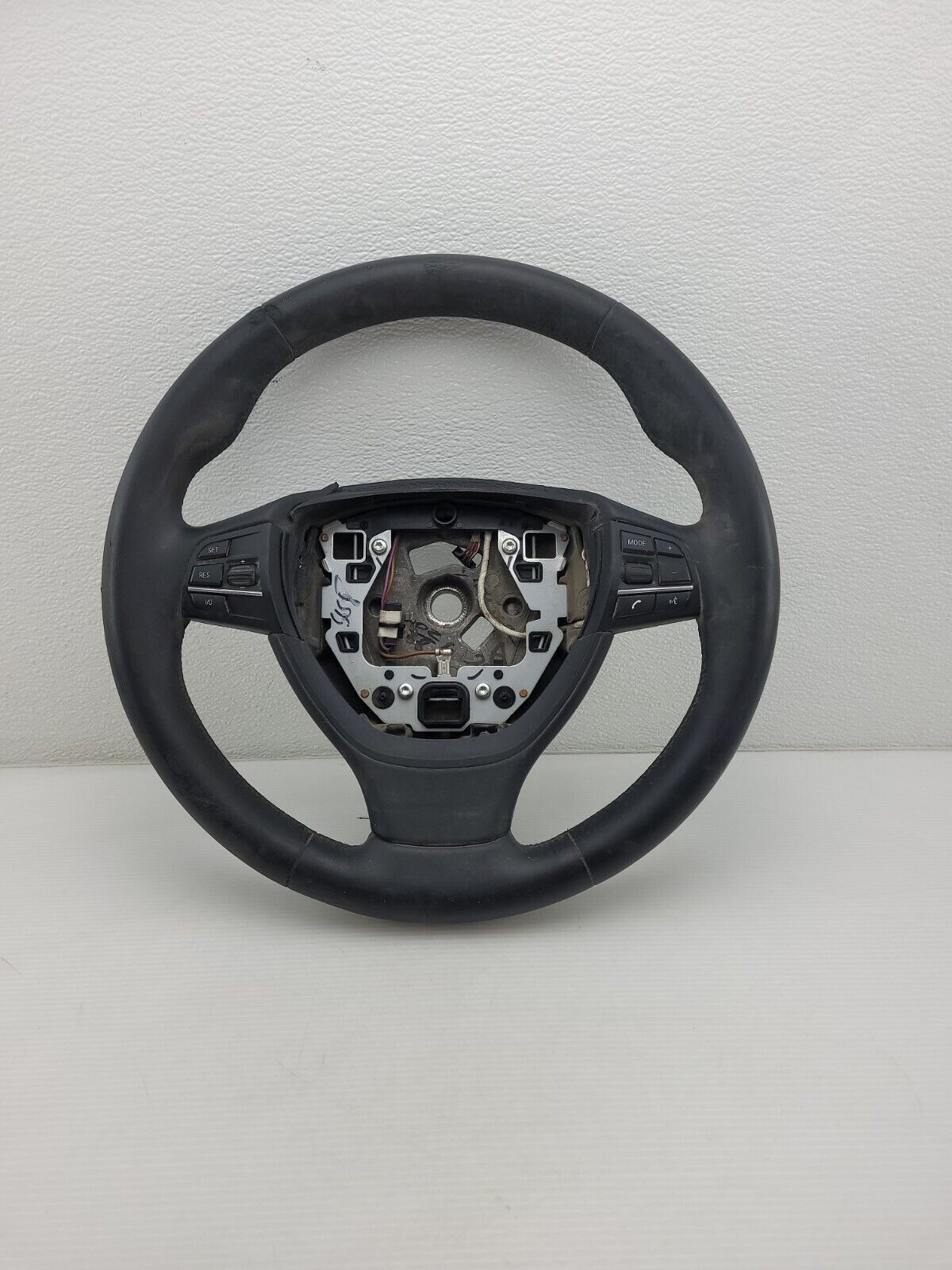 BMW F01 F06 F07 F10 BLACK LEATHER STEERING WHEEL COMPLETE W BUTTONS  6165700 OEM