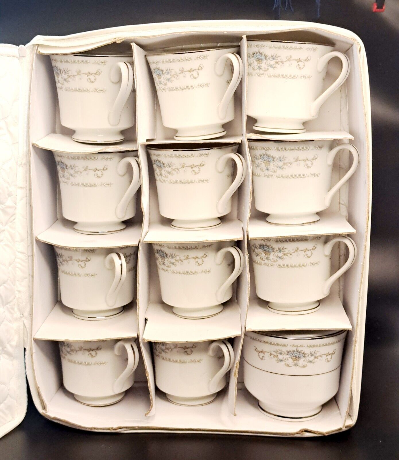 Set Of 11 Cups, 1 Sugar & 16 Saucers Fine China Diane Wade Of Japan With Cases