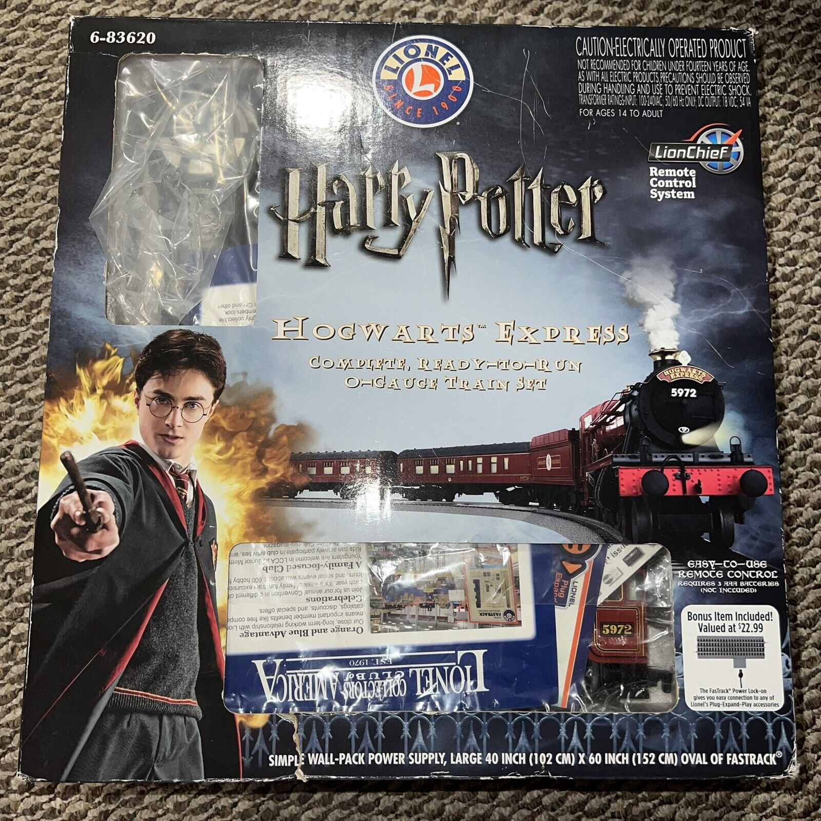 Harry Potter - Hogwarts Express Lionel Train Set -  RARE -  6-83620 - Excellent