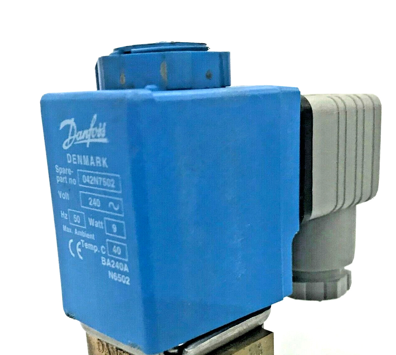 DANFOSS 042N7502  solenoid valve coil 240/60 AC 9W