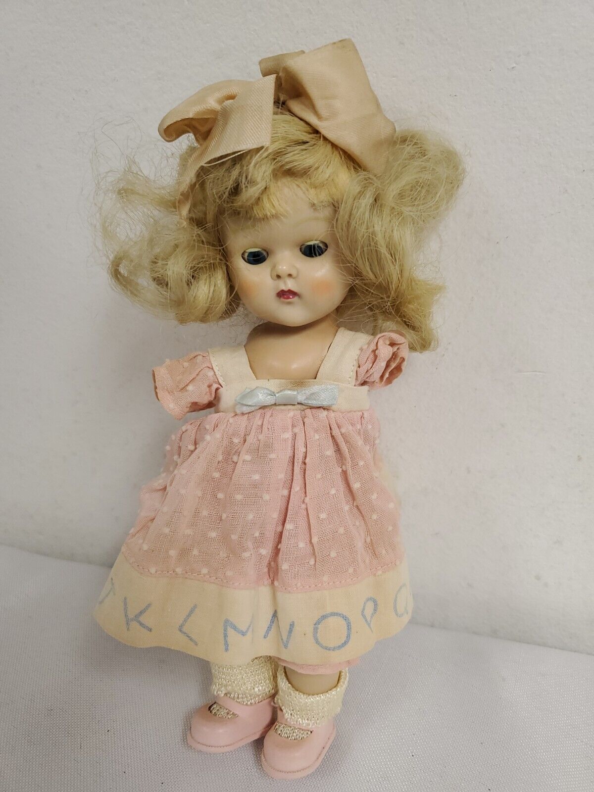 Vintage 1950s 7”  Strung Vogue Ginny Doll in Vogue Tagged ABC Dress Missing Arms