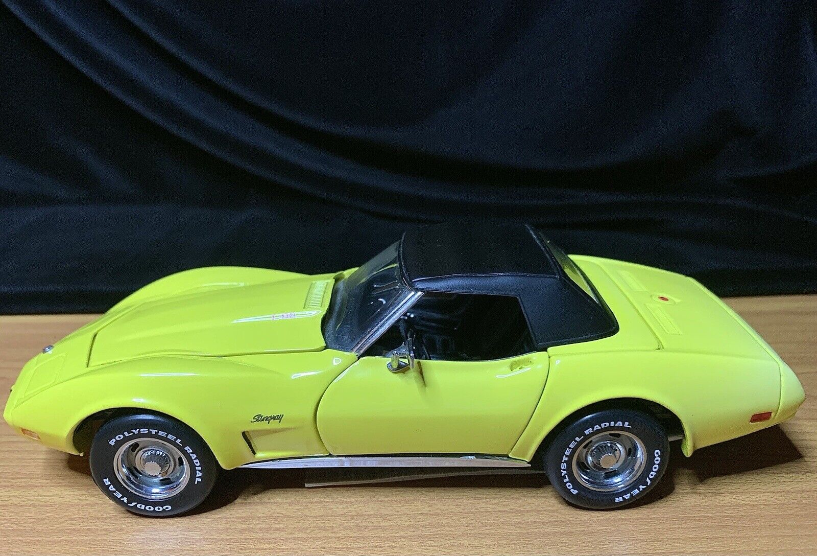 Franklin Mint (1975) Chevy Yellow Corvette L-82 Convertible 1:24 Loose Diecast