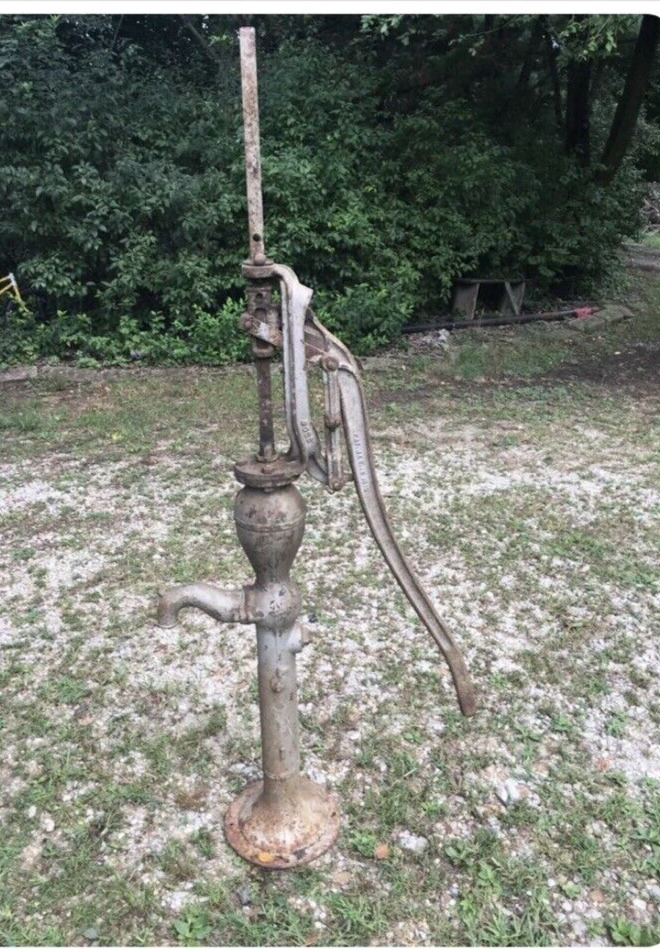 Antique Cast Iron Farm House Hand Crank Water Pump