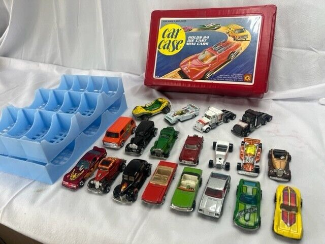 Vintage Tara Collector Car Case With 18 Toy Cars lot Hot wheels Playart ect