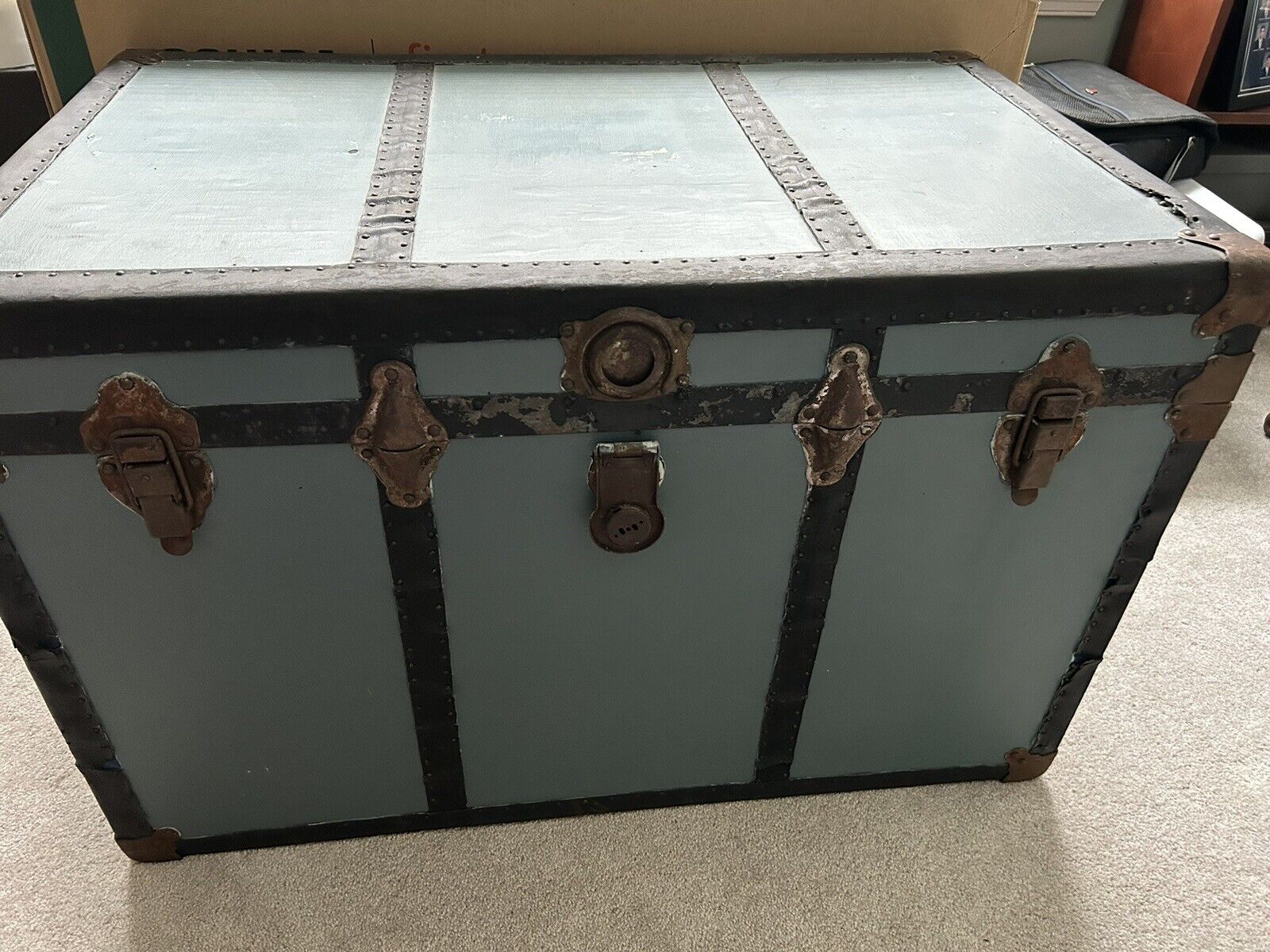 Vintage Monarch Luggage Steamer Trunk - Large, Comes with original Liner & Tray