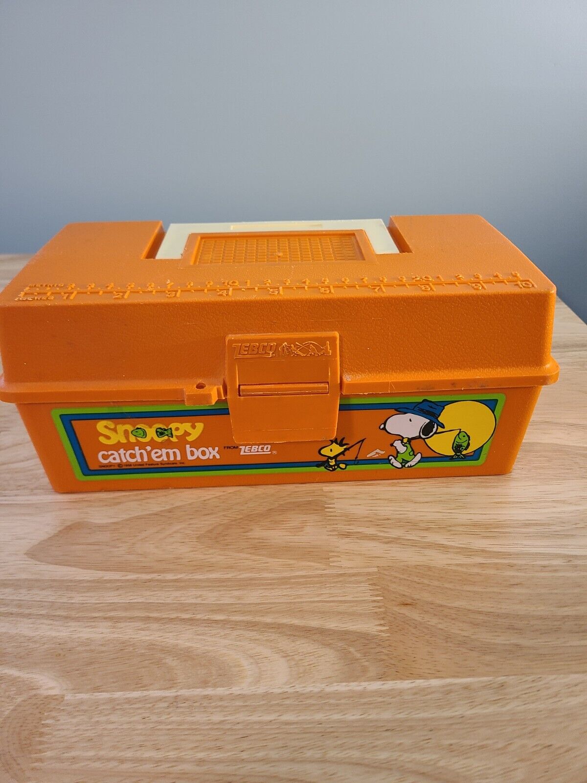 Vintage Snoopy Catch em Box Fishing Tackle Box Orange Zebco OldPal Woodstream