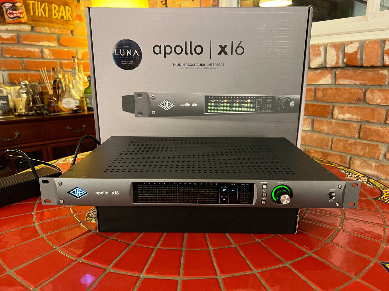 Universal Audio Apollo x16 Thunderbolt 3 Audio Interface