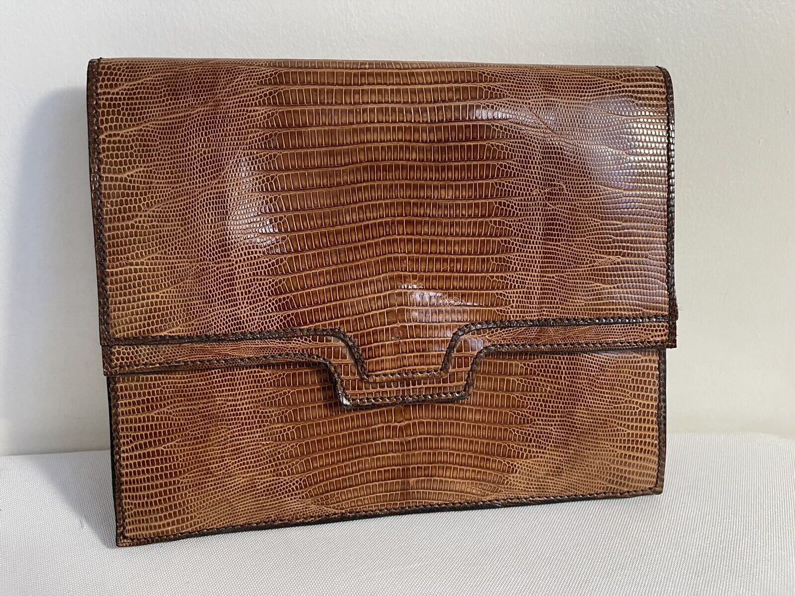 Vintage Industria Argentina Leather Woman’s Clutch GREAT CONDITION