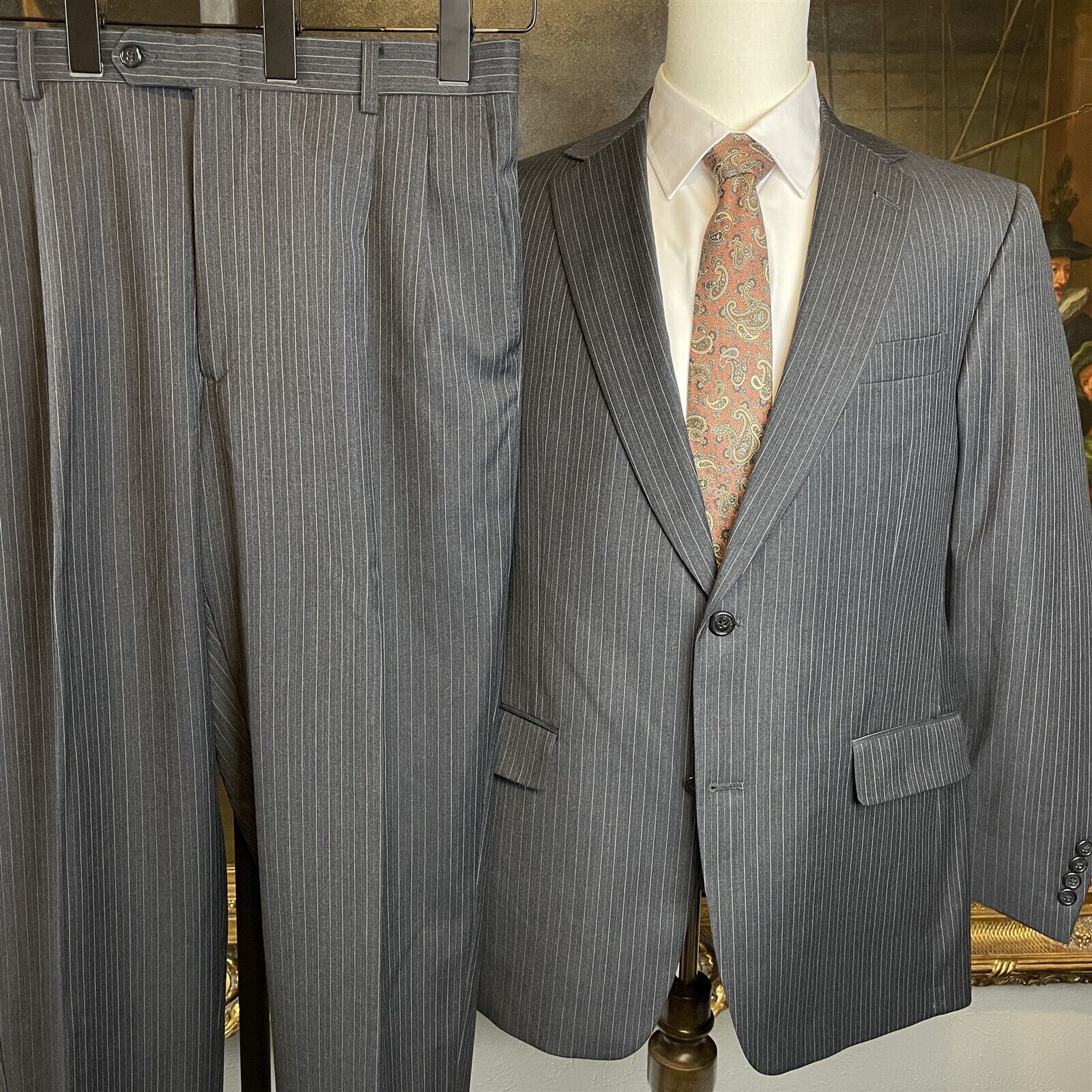 Hart Schaffner Marx 41R 34 x 32 USA MADE 2Pc Gray Pinstriped 100% Wool 2Btn Suit