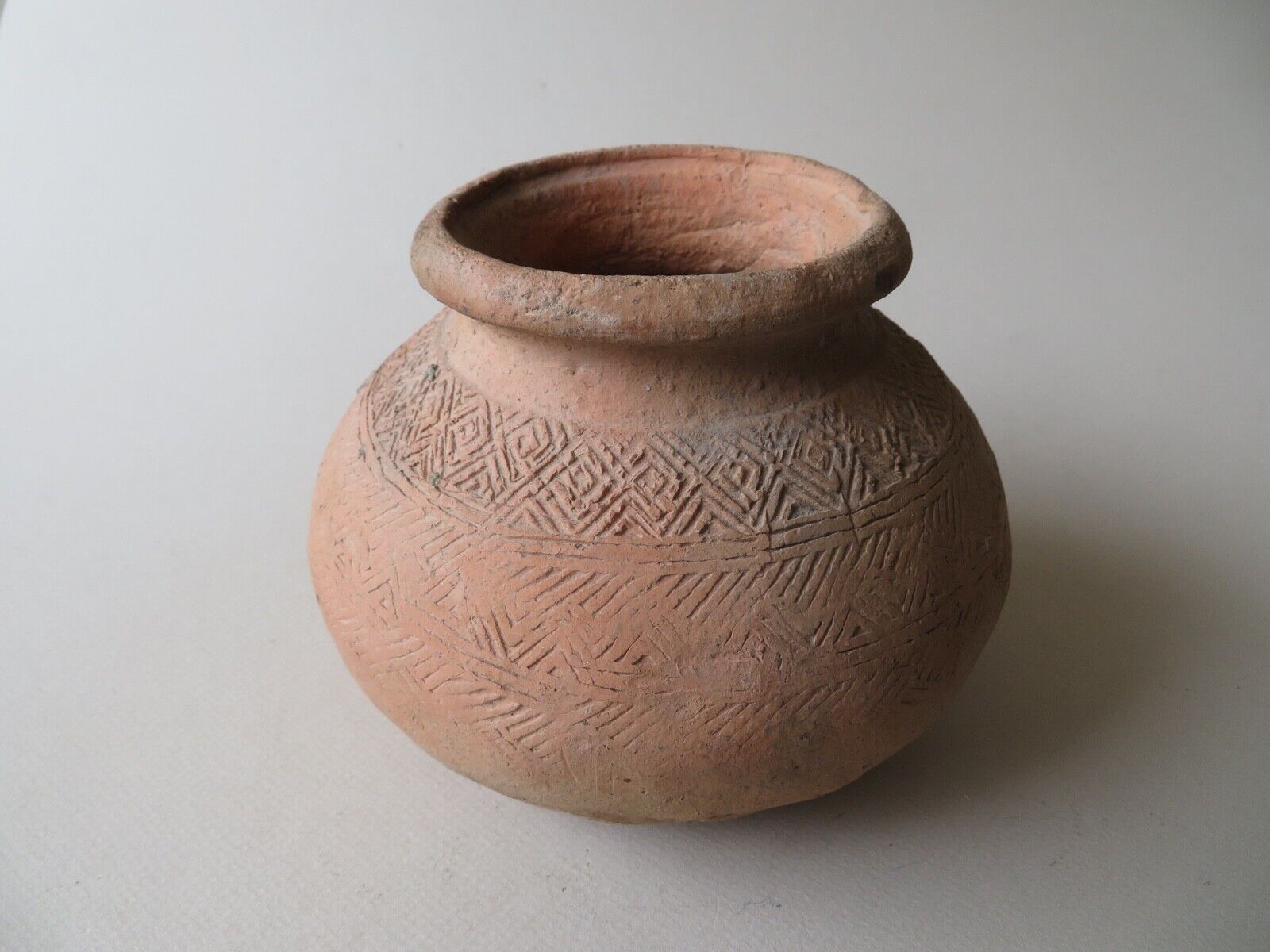 EARLY RARE THAI BAN CHIANG UNGLAZED, IMPRESSED POT, VASE-- DATING TO 900-300 BCE