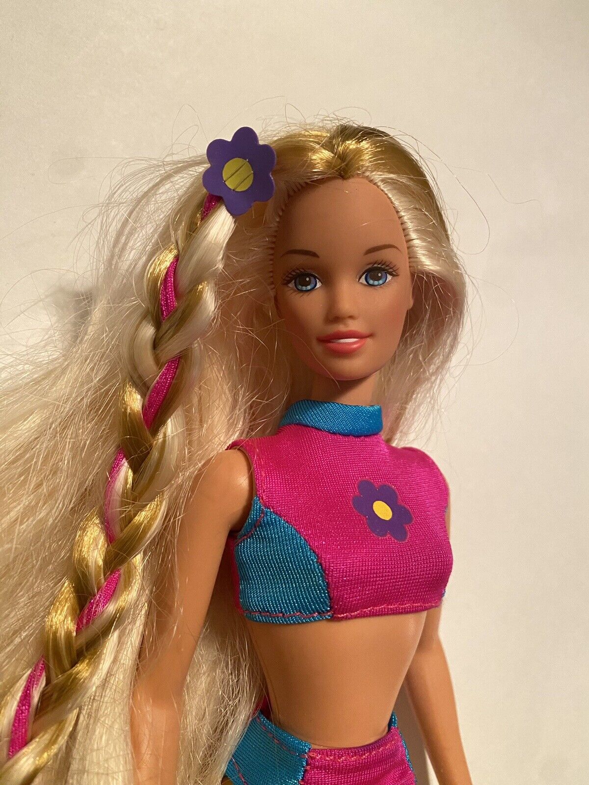Vintage Barbie 1996 Teen Skipper Doll