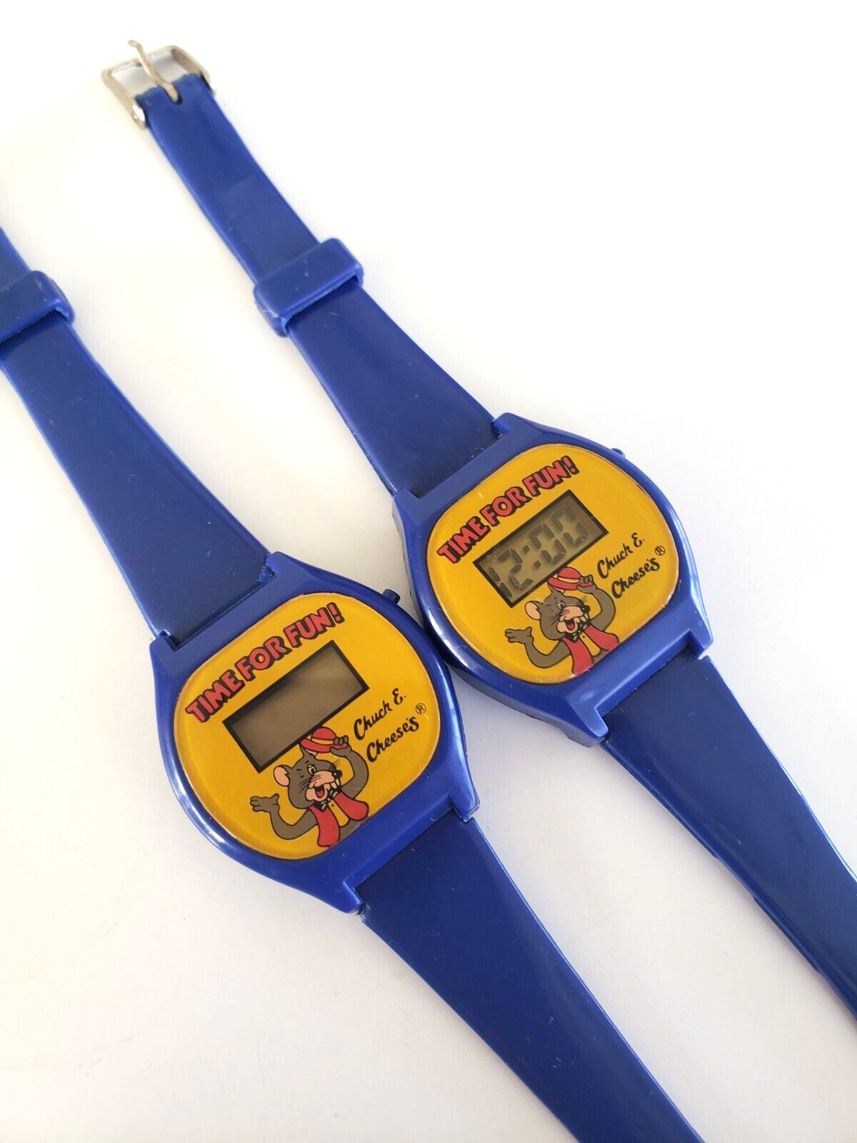 2 Vintage Chuck & Cheeses Plastic Digital Wrist Watch Lot Blue & Yellow