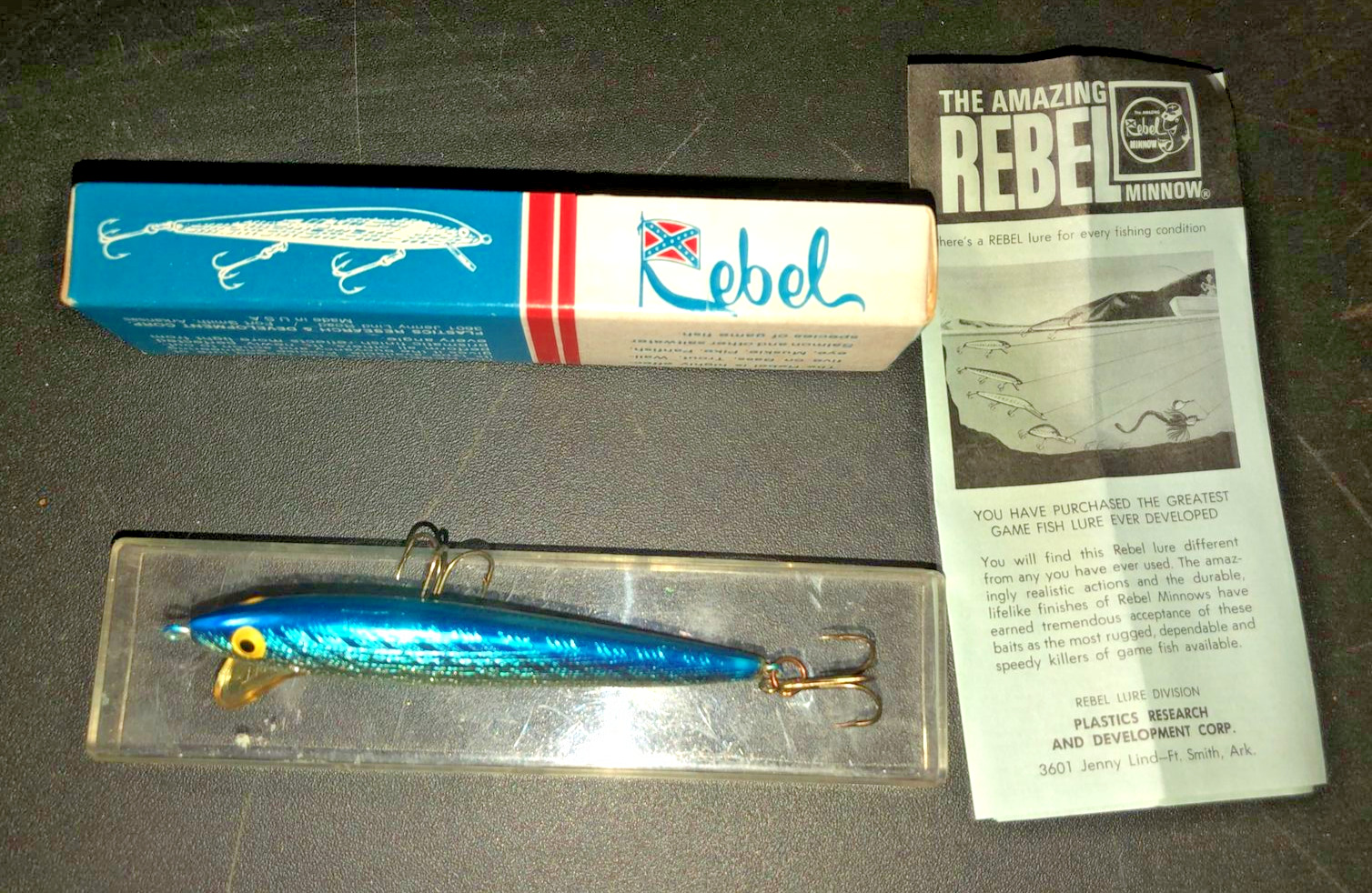 Rebel Amazing Minnow Fishing Lure F103 3 1/2\