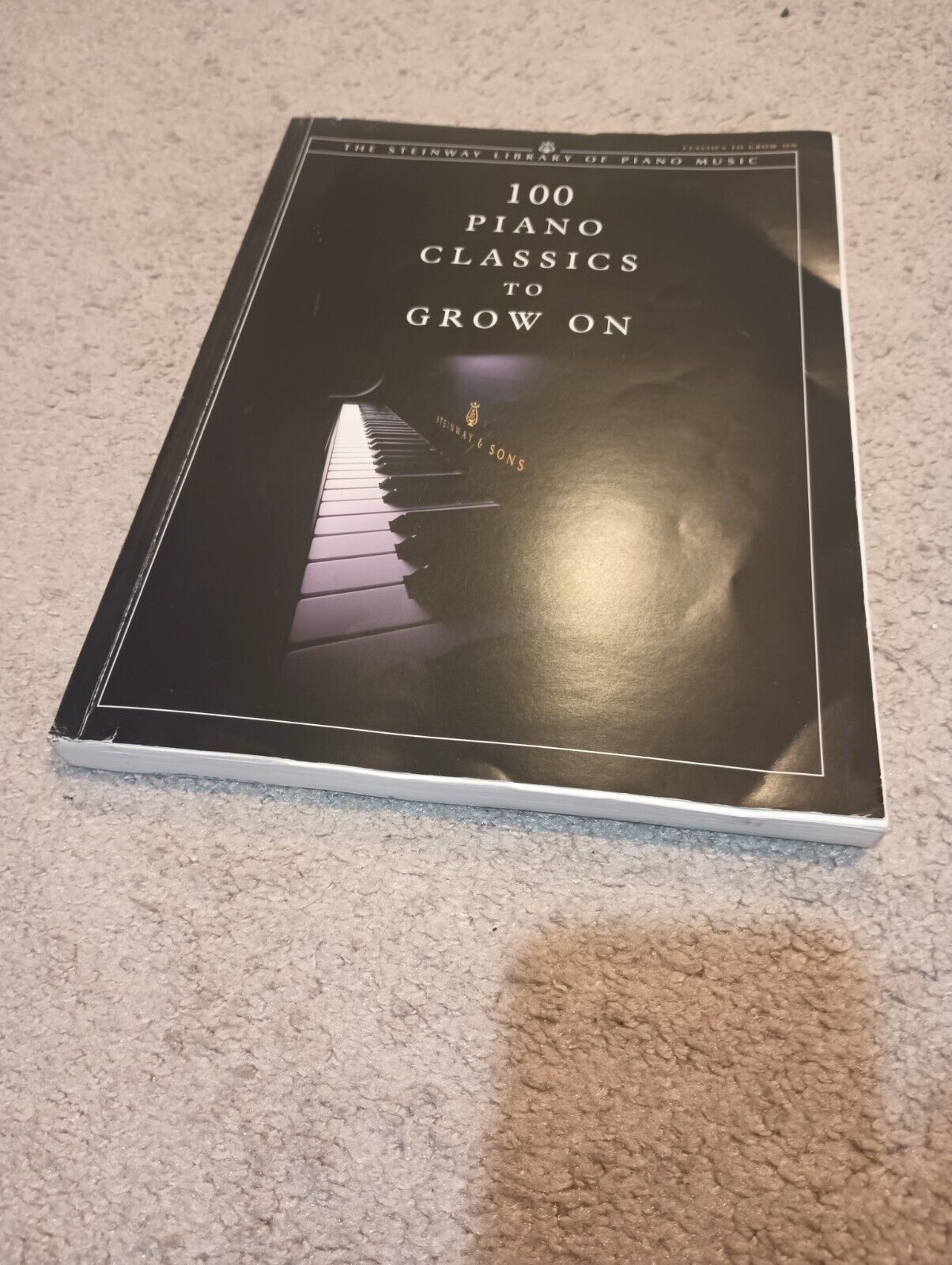 100 Piano Classics to Grow On (The Steinway Library of P... Paperback / softback