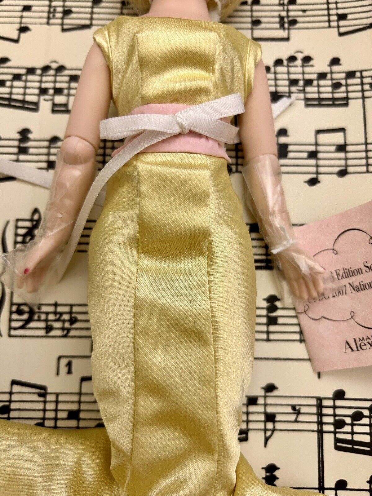 Stunning 2007 UFDC Madame Alexander, Music,Music,Music Cissette Doll In Case