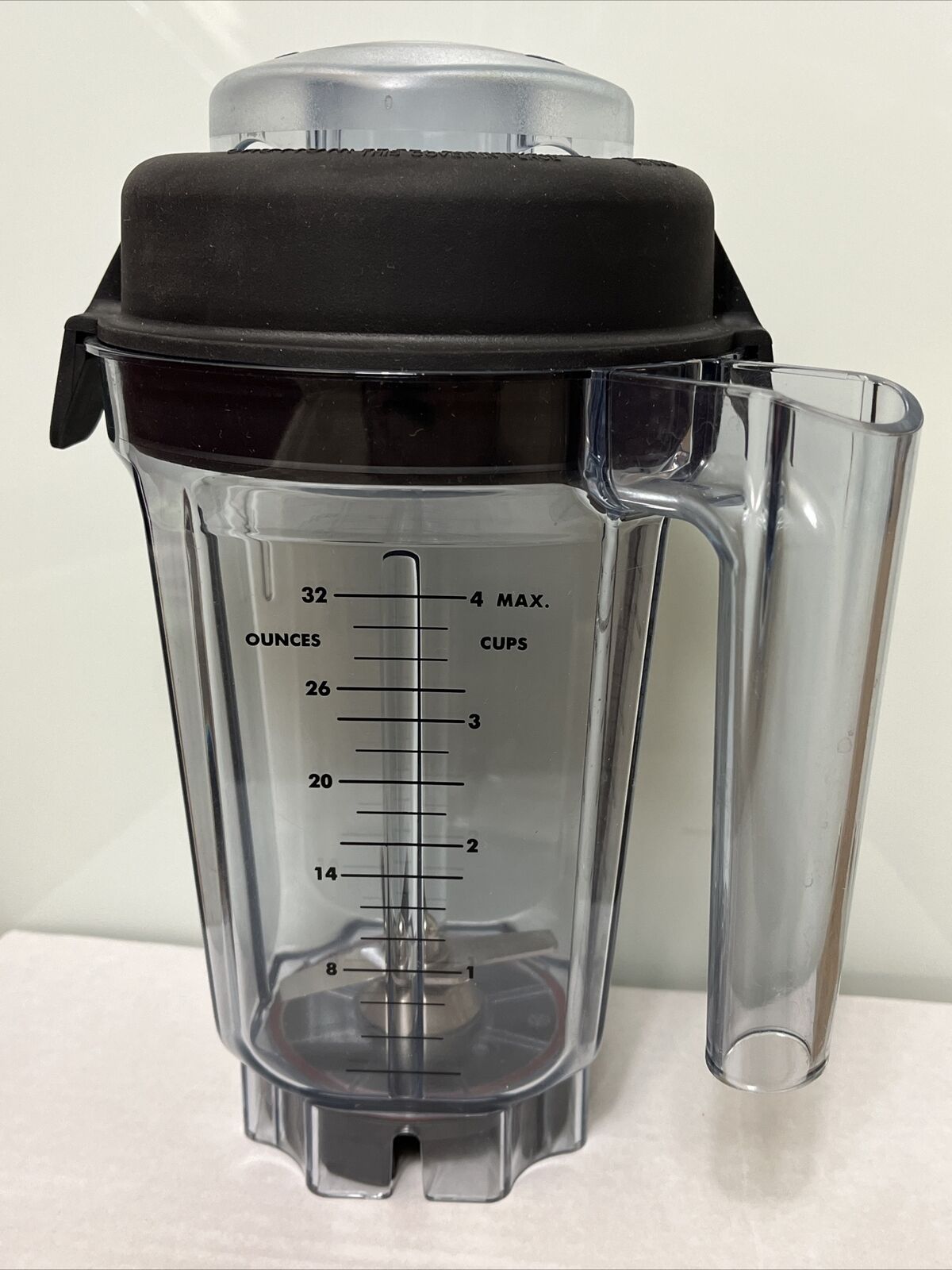 Vita-Mix Blender Dry Container Pitcher ASY172C Cup 32 Ounce Capacity With Lid