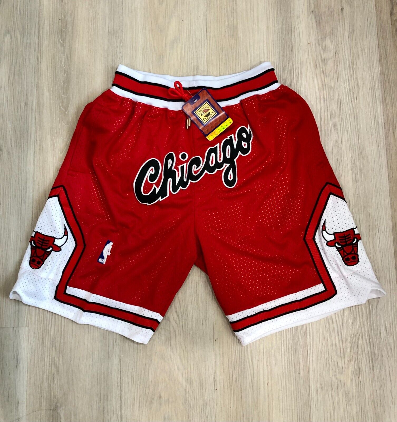 Hardwood Classics NBA Chicago Bulls Men\'s Red Basketball Shorts Size Medium New