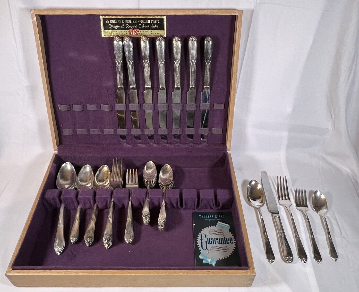 Rogers Bros. 51-Piece  Service For 8 Vintage Silverware Set. WITH BOX