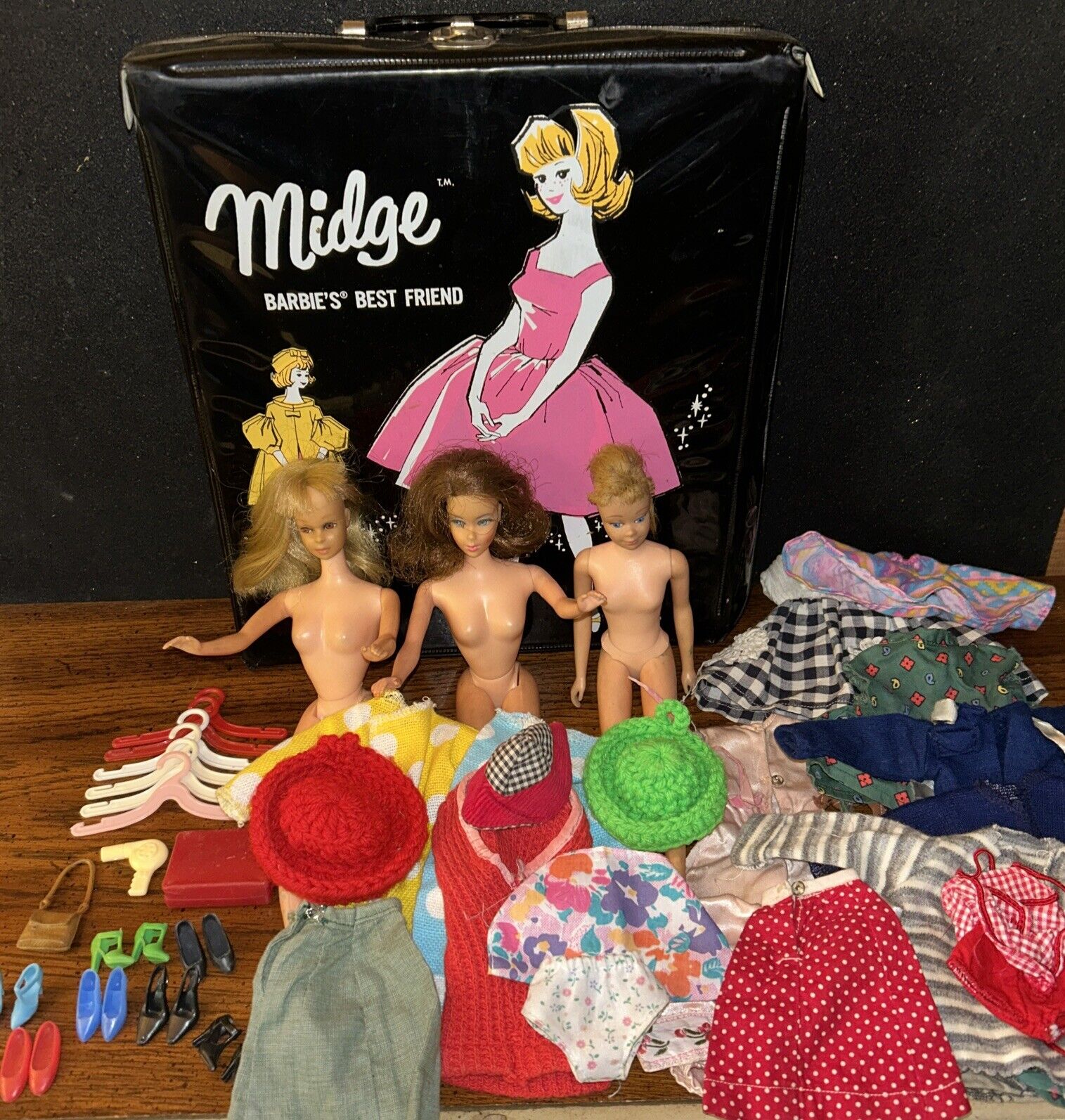 Mattel Barbie 1963 MIDGE Carry Case With 3 1966 Twist/Turn Barbies Accessories