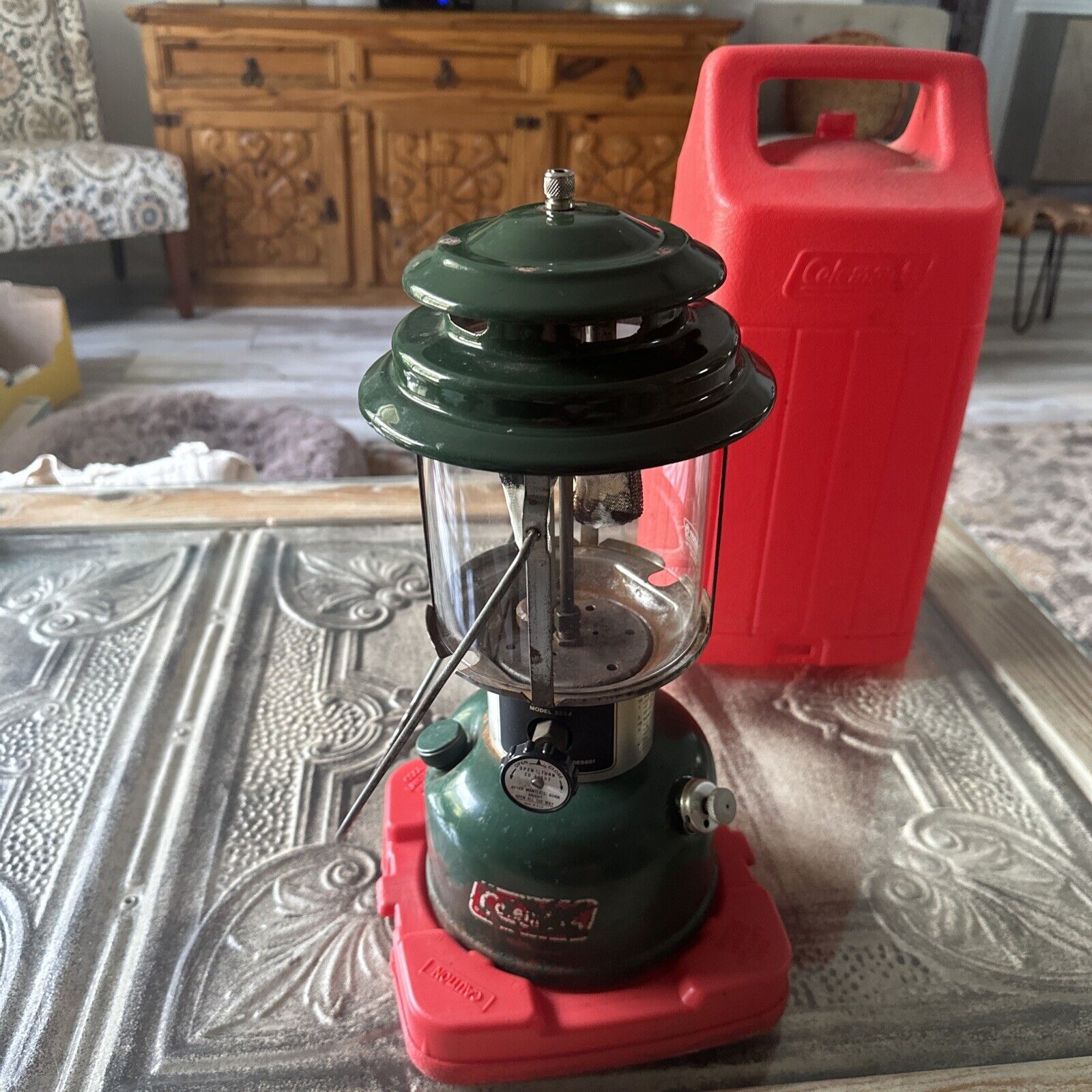 Coleman Lantern 220J 12/1976 Double Mantle Tested and Works With Case Read