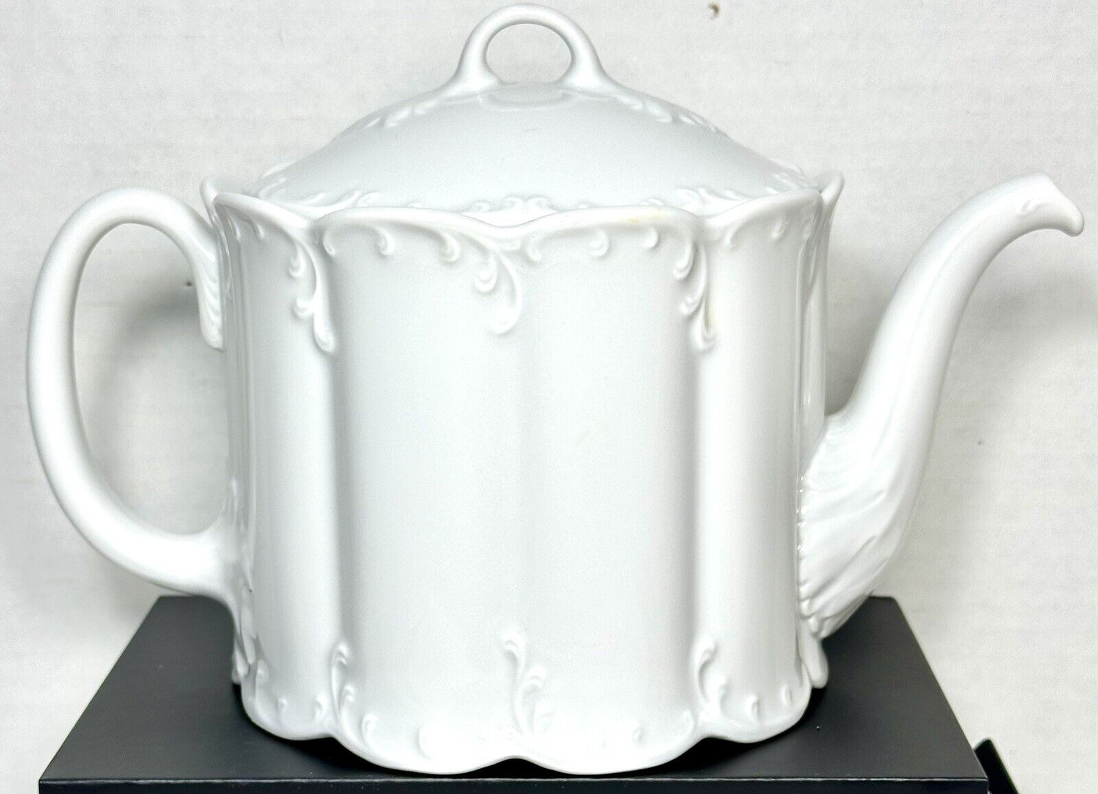 Vintage 4 Cup Rosenthal Classic Rose All White Embossed Teapot w/Lid Germany