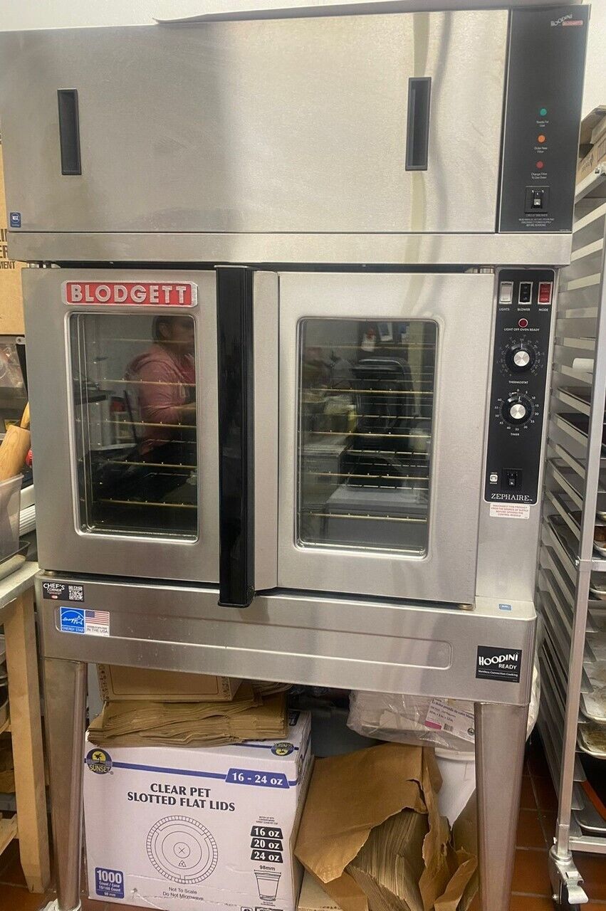 Convection Oven with Ventless Hood (Blodgett with Houdini hood), Great condition