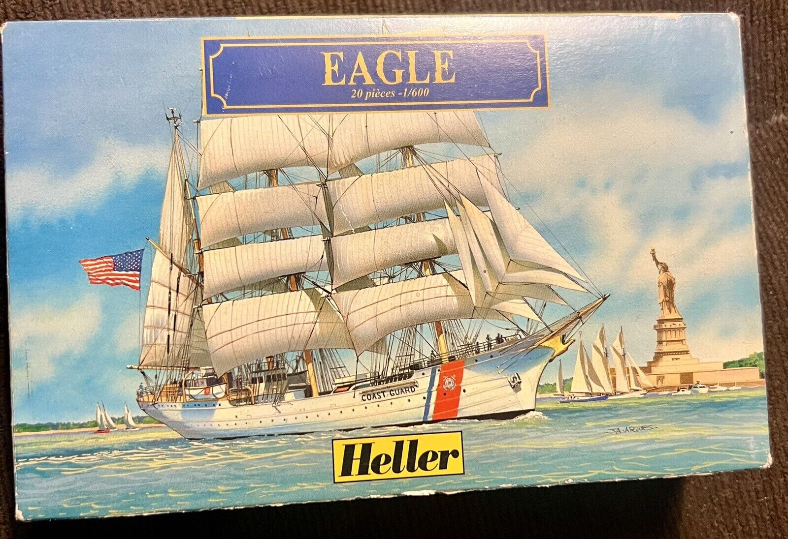 Heller Eagle 1/600 Scale Model Kit 20 pieces #79859