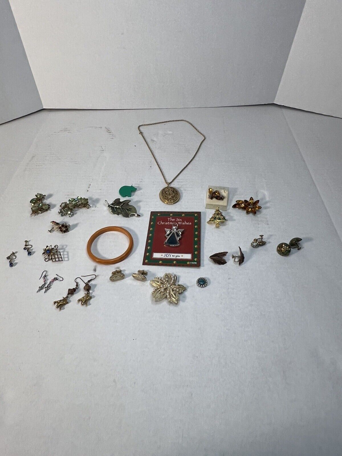 Vintage Jewelry Lot Necklace , Brooch , Earrings , Bracelet,  Cuff Links Pins.