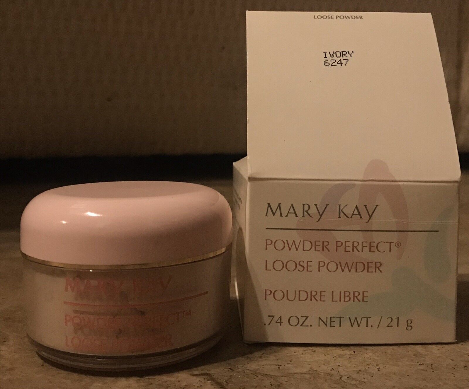 Mary Kay Powder .74 Ivory 6247 Rare Brand New
