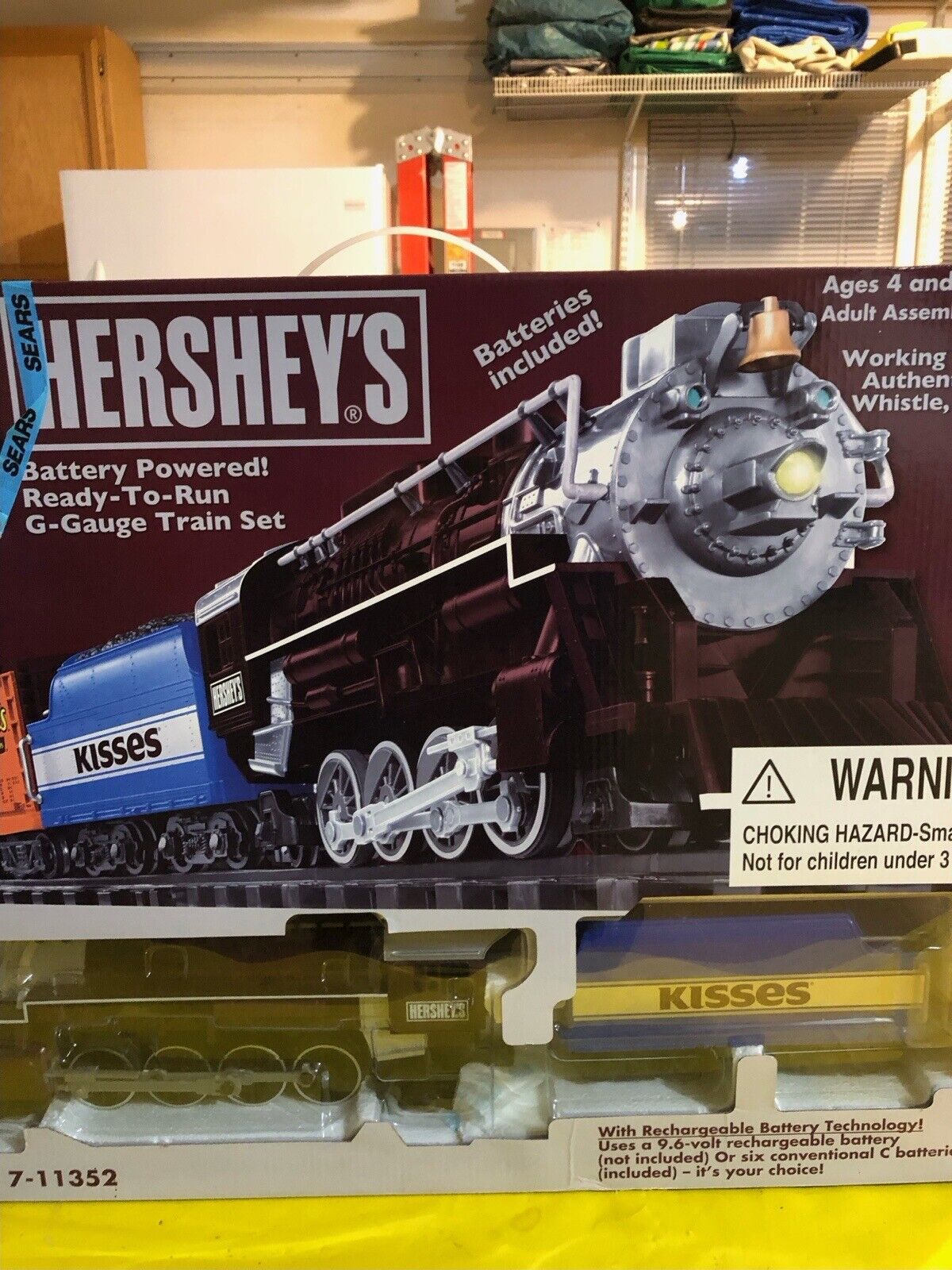 LIONEL HERSHEY\'S 7-11352 FREIGHT GAUGE TRAIN SET IN BOX. GREAT SHAPE , TESTED