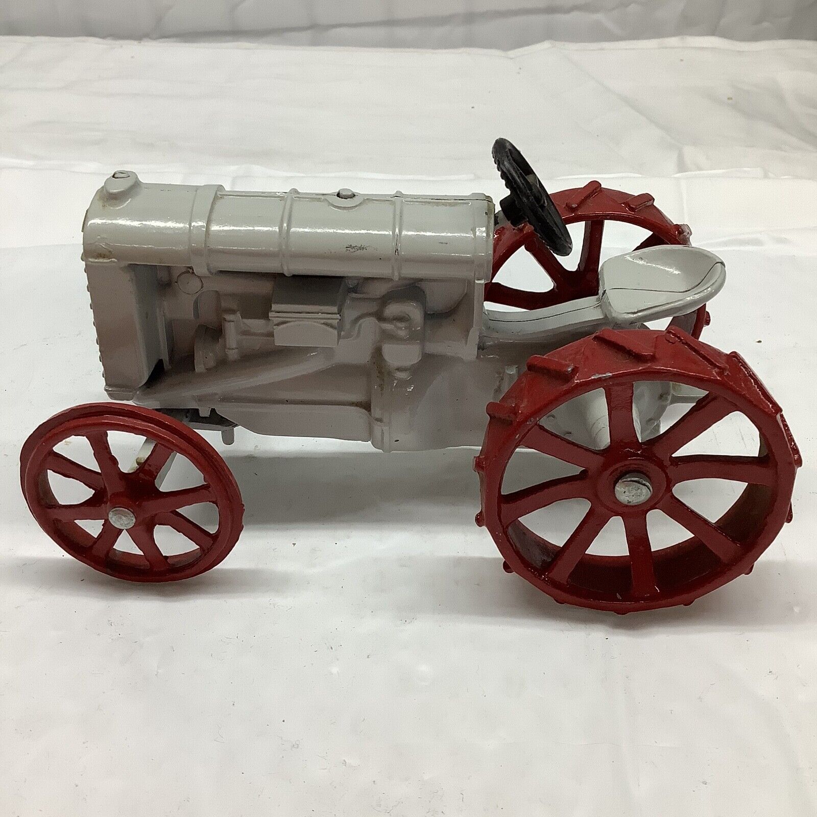 Vintage 1973 Ertl 1:16th Scale Fordson Model F Tractor, Closed Engine