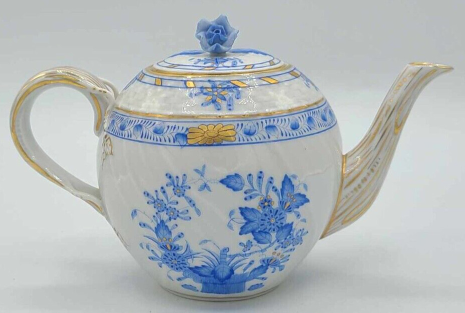 Antique (1920-30s) HEREND Blue Indian Basket Teapot 4.25\