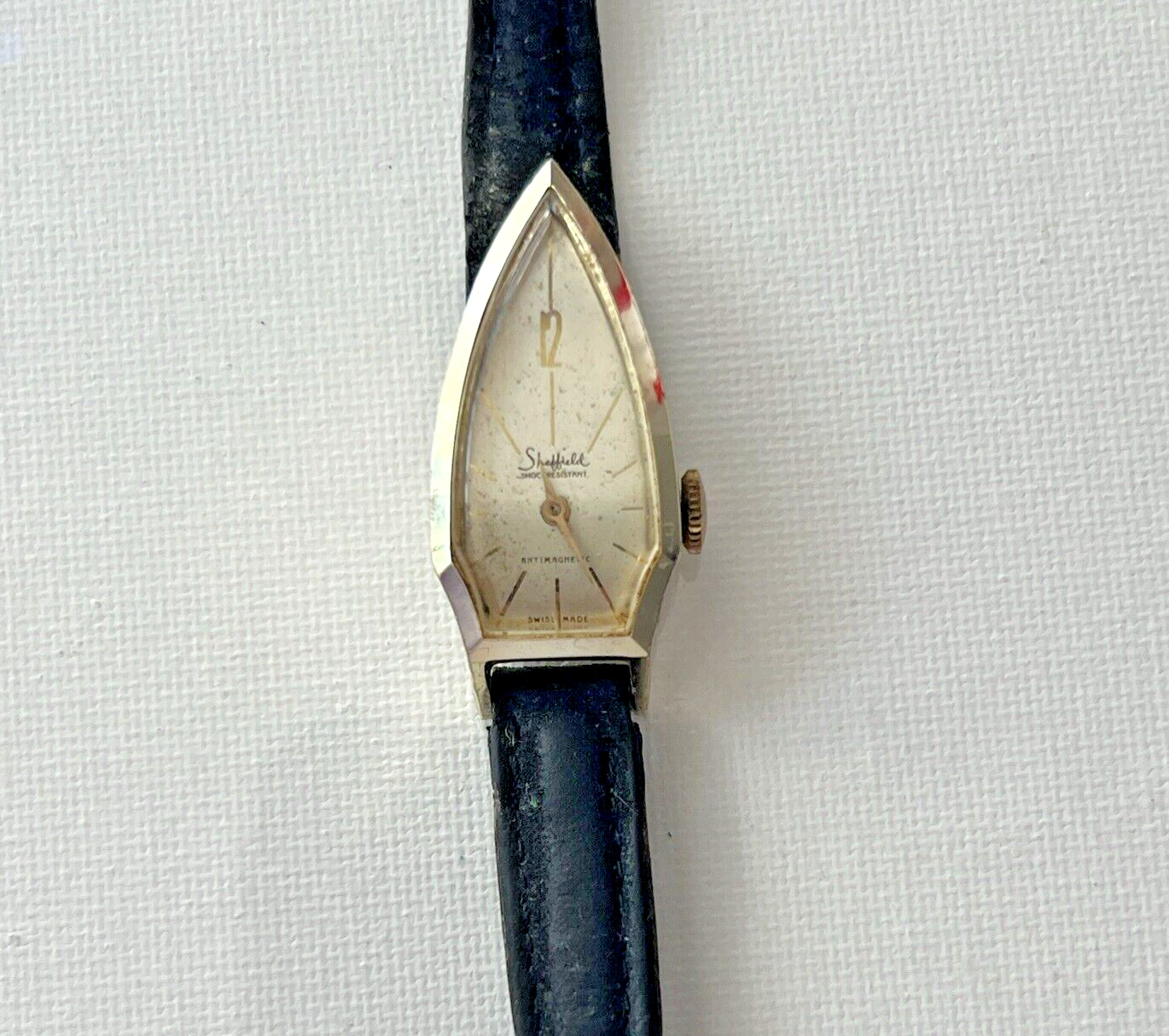 VINTAGE Sheffield LADIES TRIANGLE WATCH with PLAQUE G [AW] DEPOSE SWISS