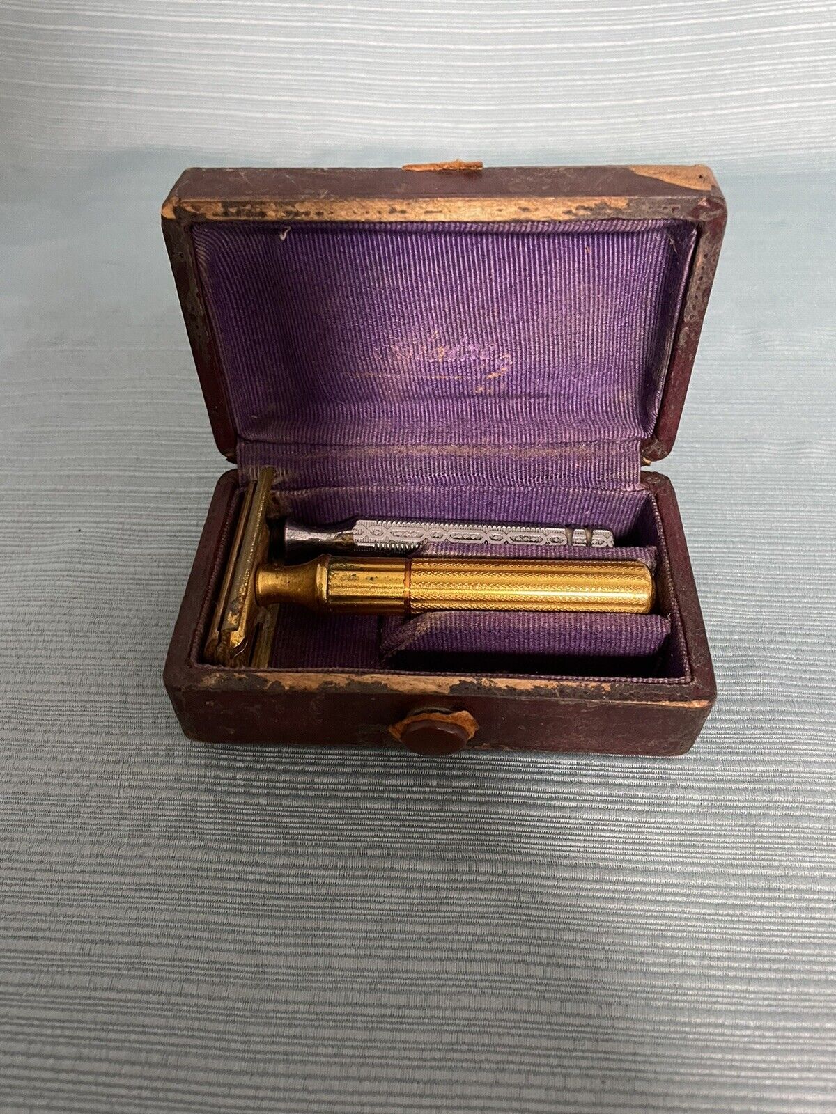 1940’s Gillette Gold Tone Fat Handle Tech Safety Razor W/Ever Ready Handle & Box