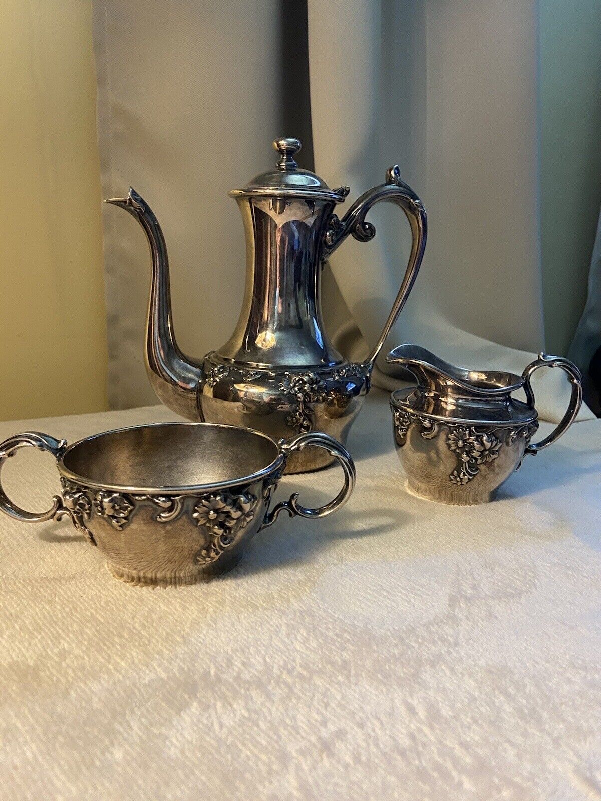 Antique Barbour Silver Co Silverplate Tea/Coffee Pot Set of 3 Pieces