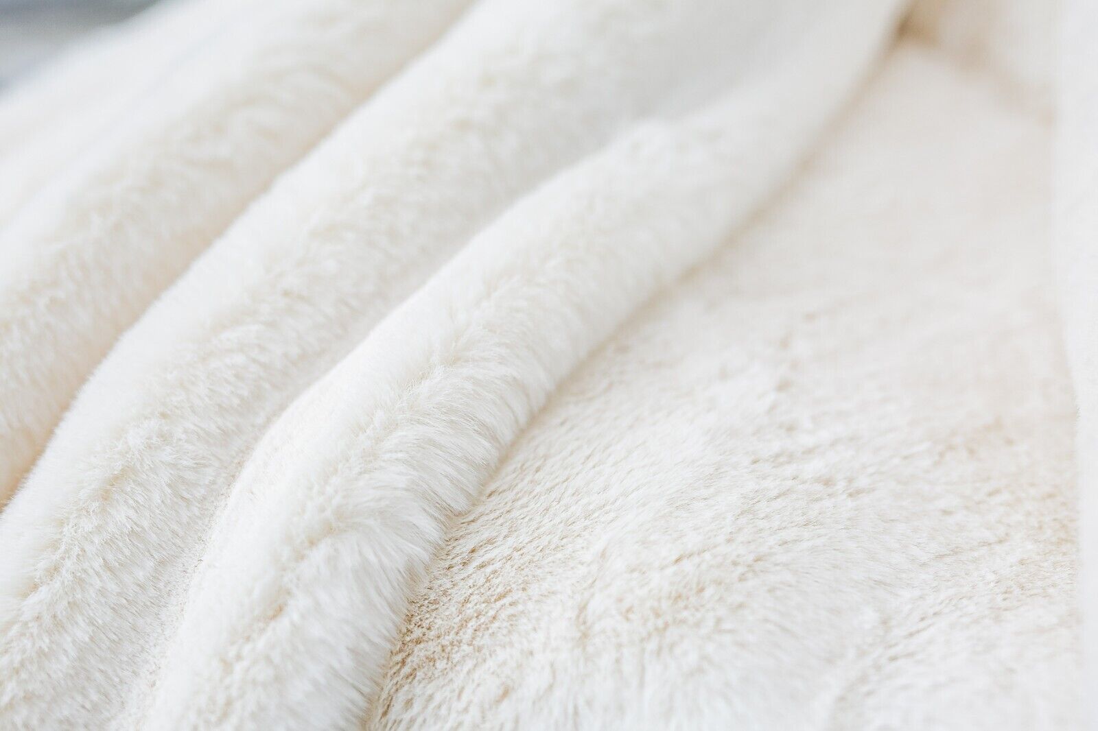 Plush Faux Fur Throw Blanket 60\