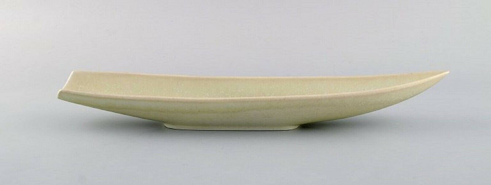 Stig Lindberg (1916-1982) for Gustavsberg. Rare Endive dish in glazed ceramics. 
