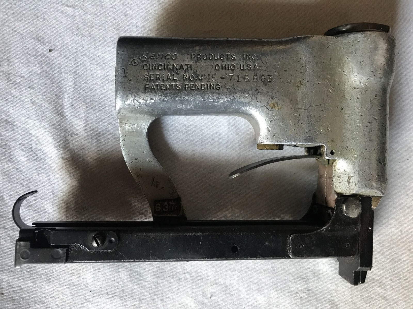 Senco Model J Vintage Pneumatic Upholstery Staple Gun (637) JN5-716663
